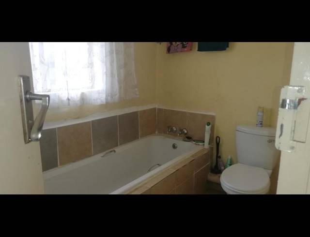 2 BEDROOM TOWNHOUSE FOR SALE IN OLIEVENHOUTBOSCH